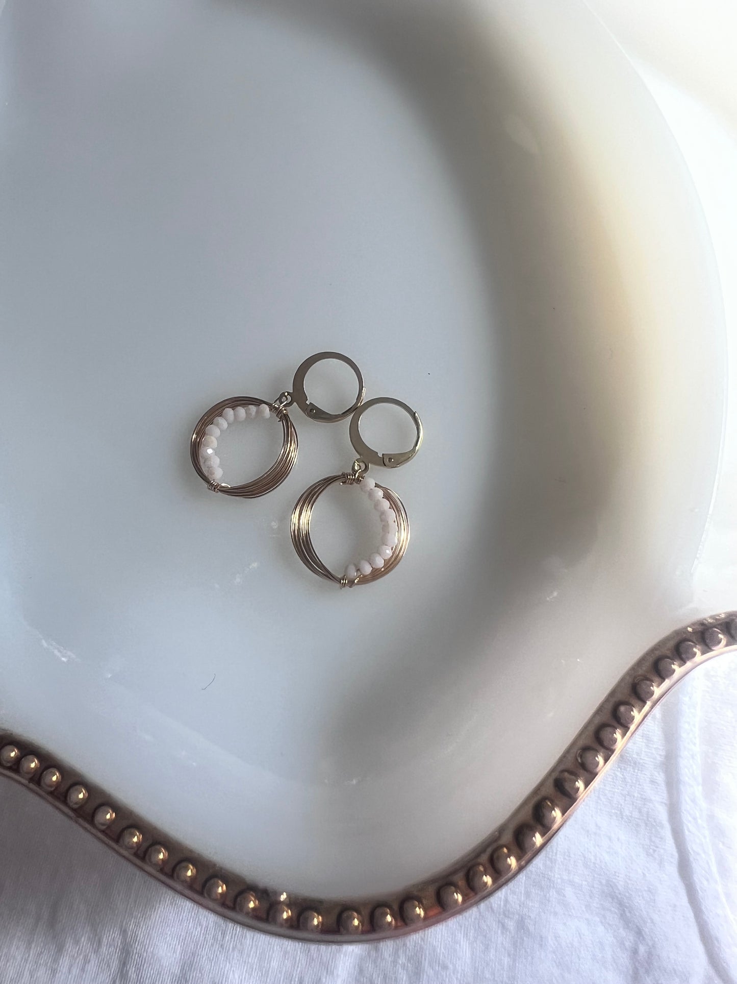 Solar Eclipse Crescent Earrings - Cream Iridescent
